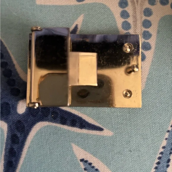 Louis Vuitton Black and Gold belt buckle - Picture 3 of 3